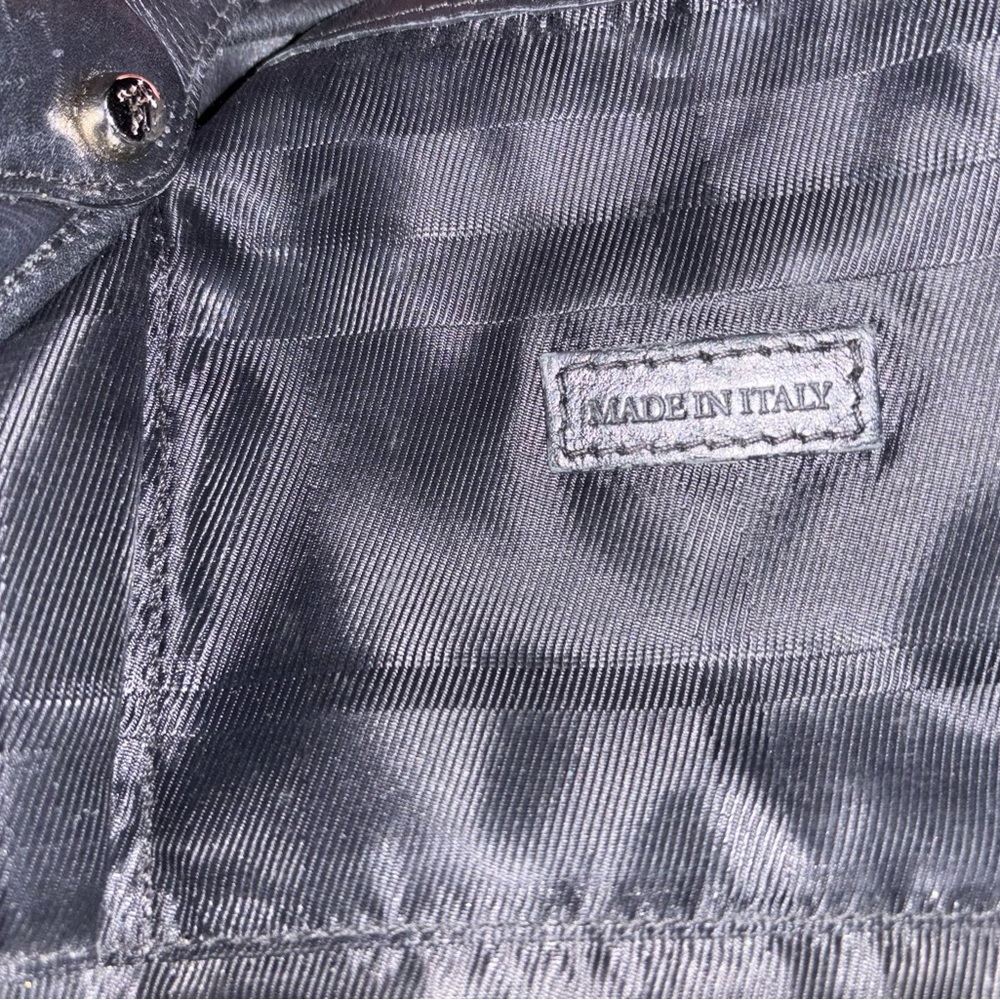 Burberry Black Patent Leather Quilted ‘Brooke’ Hobo Shoulder Bag w Lock Detail - Picture 10 of 17